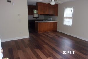 Livingroom into kitchen