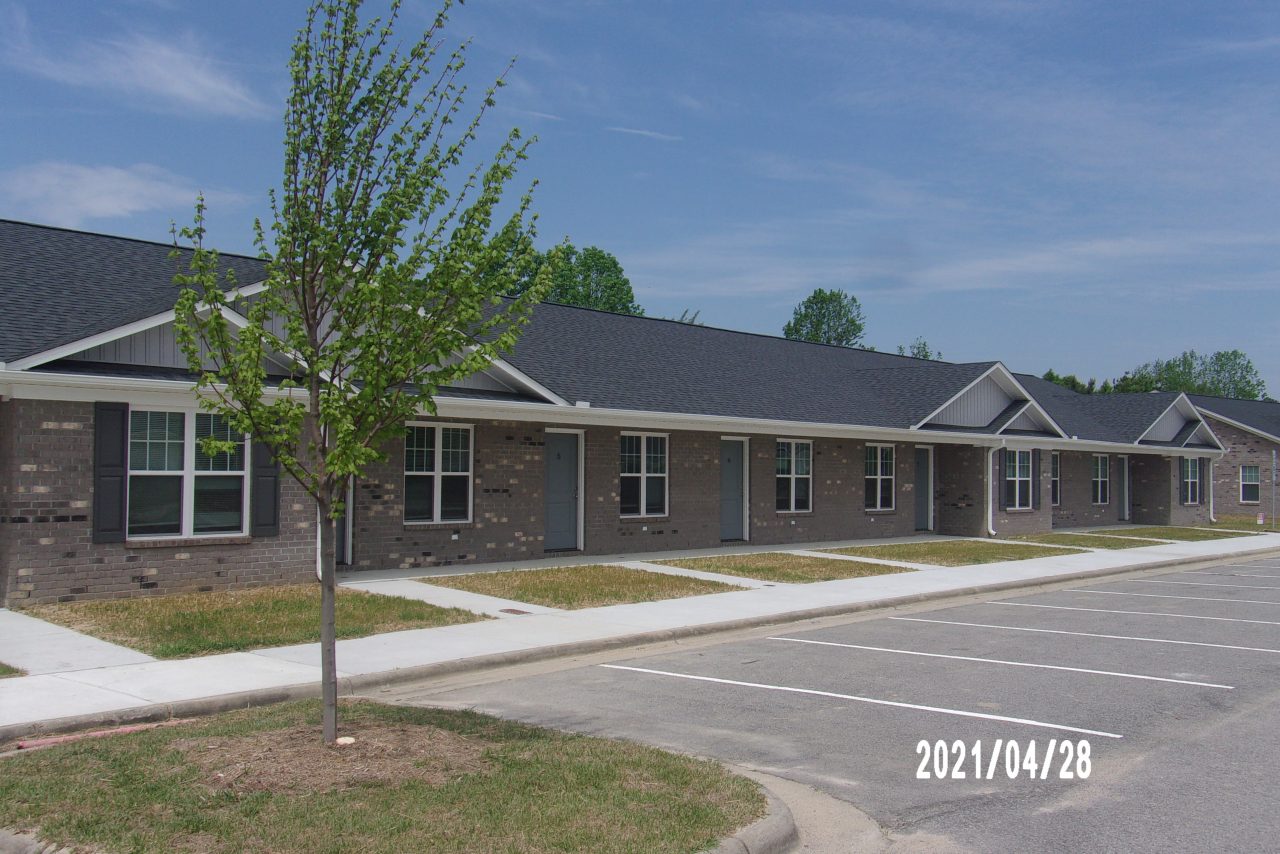 Honor Ridge Apartment Homes 3 bedrooms 1200.00 2 bedrooms 950.00