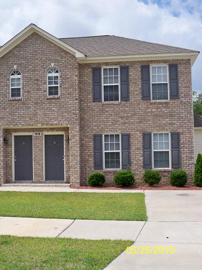 Williamsbrook Townhome 3 bedrooms / 2.5 bathrooms AVAILABLE NOW