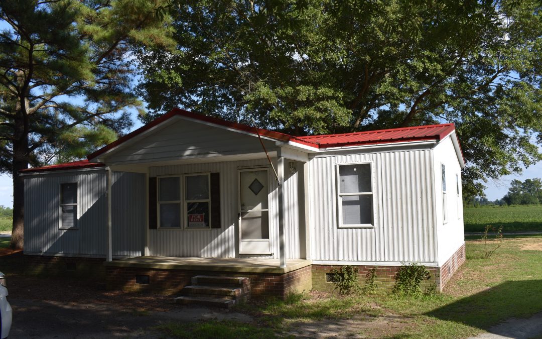 2203 Mansfield 3 bedroom 2 bath mobile home