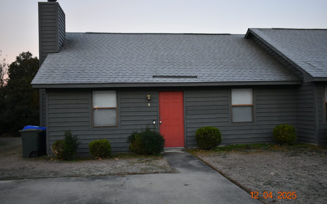 2109 East Third Street 2 bedrooms 2 bathrooms AVAILABLE January 1, 2026