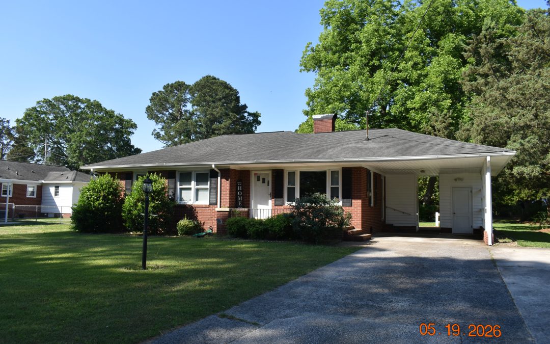 2302 Deal Place  Great Back Yard!!