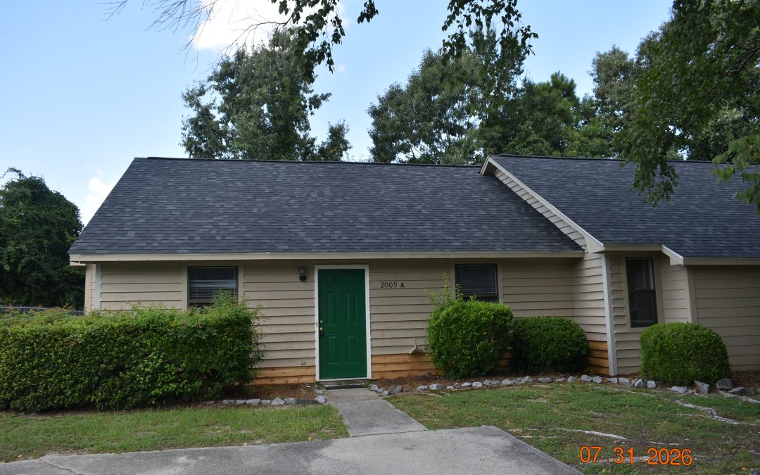 2009 East Third Street 2 bedrooms 2 bathrooms AVAILABLE NOW